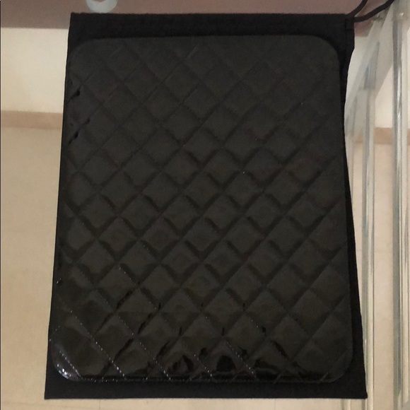 CHANEL QUILTED PATENT CC LOGO IPAD/TABLET  CASE - Picture 3 of 7